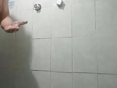 See me bathing in a few minutes