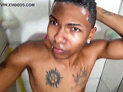 Masturbando, tattoo, novinho-roludo