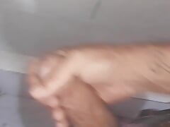 Eu gozando bem gostoso