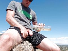 Pouring my piss all over my shorts in public