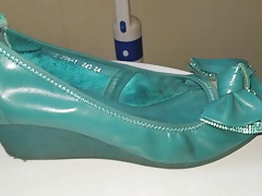 Quick cum on asian lady shoes