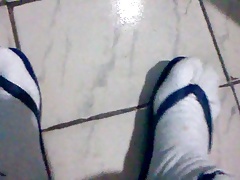 Chinelo Havaianas top azul com meias