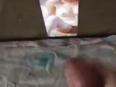 Baby Giulia sborrata tette e faccia
