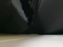 I piss in my new grey Leggings!
