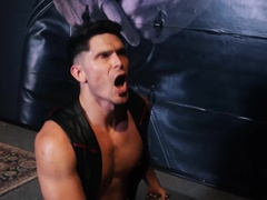 Captive Quin Quire Culo Humped By His Tormentor