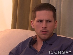 Cute jocks Roman Todd and Justin Dean kiss and anally fuck