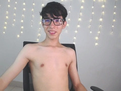 Uber-Cute Colombian Camboy