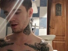 Bathtub DEMONSTRATE GayBoy iulianloveeu from Chaturbate ^_^ Fallow me guyys!