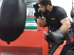 Knockout Fitness: One Round Heavy Bag Boxing Workout - Get Punched Up!