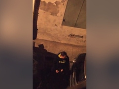 Je suprend un Mec en Exhib dans ma Rue