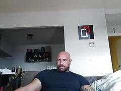 SUPERBE MUSCLE BEARDED SHOW
