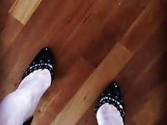 Walking my high heels pumps