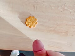 Cum on gingerbread cookie