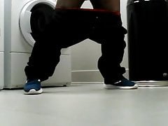 Hotel laundry room popperbate