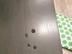 unloading on table huge cum