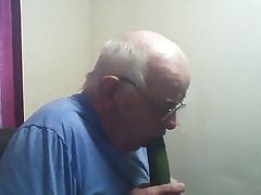 Ronnie showing what he'll do to your cock.