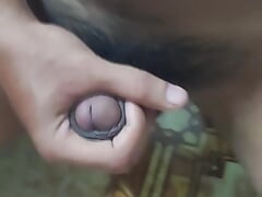 Jinakol ni ni noynoy ang kanyang manoy habang tirik na tirik ang araw tirik na tirik din ang tite ko