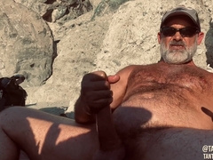 FATHER GOONER WANK OFF COMMAND AT THE BEACH!
