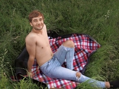 Amateur Czech dude fucked with his ass in the grass