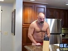 So good to fuck this bear