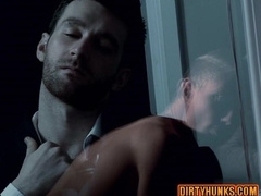 Watch this muscular guy take a cumshot in his ass while getting his ass drilled hard