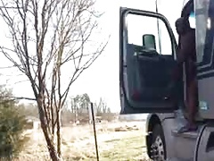 Caminhoneiro negao pelado