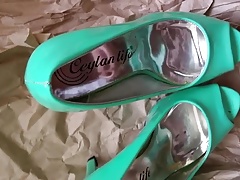 Cum on High heels