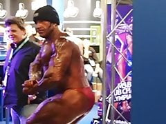 Voyeur filming Bodybuilder hes bulge and Ass on public
