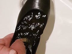 Pissed slut's shoe