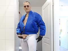 The Lycra Hunk 9 (Cumshots XL)