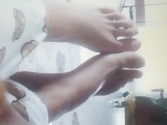 Cum on friend's feet