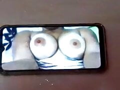 Gozando nos peitos