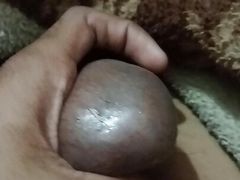 Meri mummy ne dekha hand job karte hue