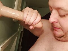 Deepthroat 8 inch dildo to the bottom