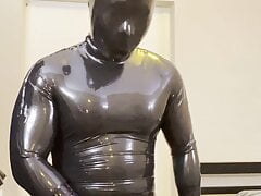 Rubbergimp cumming in rubber toesocks