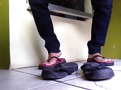 wedges . flipflops cumed