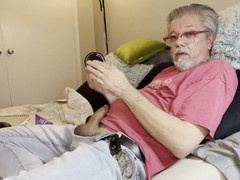 JQHeart enjoys his latest pink penis pump until he cums