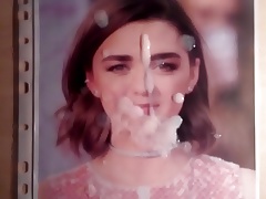Cumtribute 3 on Maisie Williams