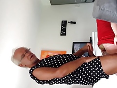 Je saute Sandra en robe a pois