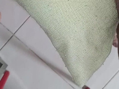 Muffle the fat is sleeping, someone wakes up