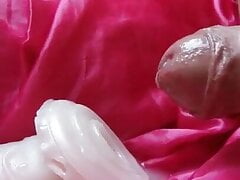 Abspritzen auf mein Sextoy!