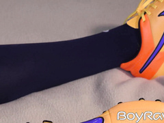 Sporty twink Sonny Davon fingers his booty while wanking solo