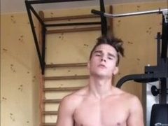 Muscled Amateur Man's Striptease Wow