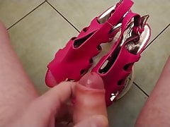 Cum on pink sandals