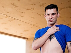 Sinful solo stud James Sinner cums buckets