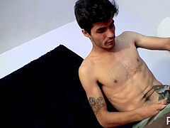 Secreat web camera discloses naked twunk
