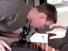 Maxime submissed by sneaker of Tony