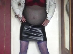 who wants to pack my piss tube up with there urinate so i the sissy urinate swallower can drink it