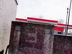 Slutboyben CAM4 An der Tankstelle abgerotzt