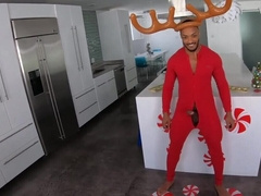 Twink with a great body sucks and fucks for Christmas
